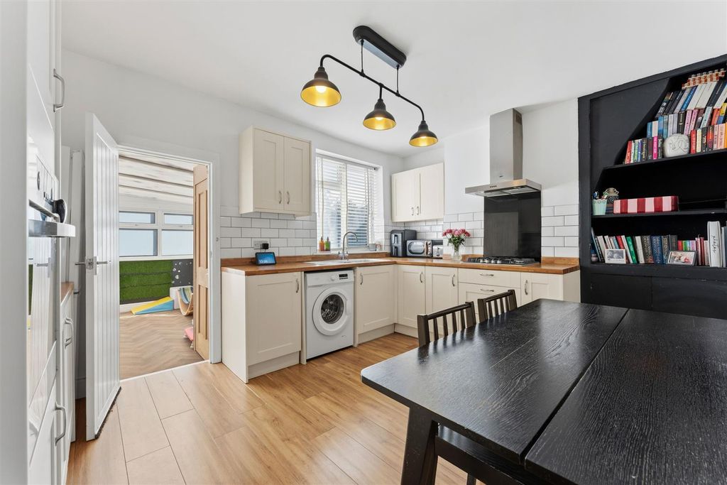 Property photo 3 of 30 Kitchen/Dining Room