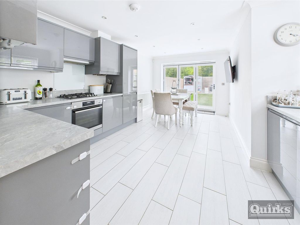 Property photo 2 of 18 Cam02342G0-Pr0102-Still005.Jpg