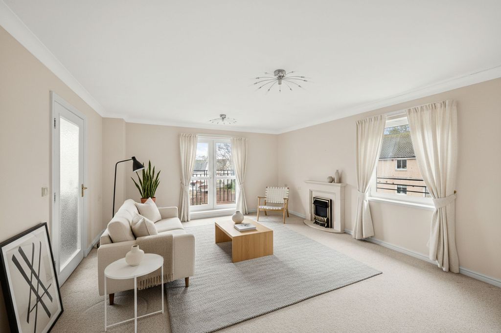 Property photo 3 of 12