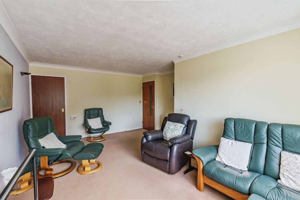 Property photo 3 of 16 Living Room