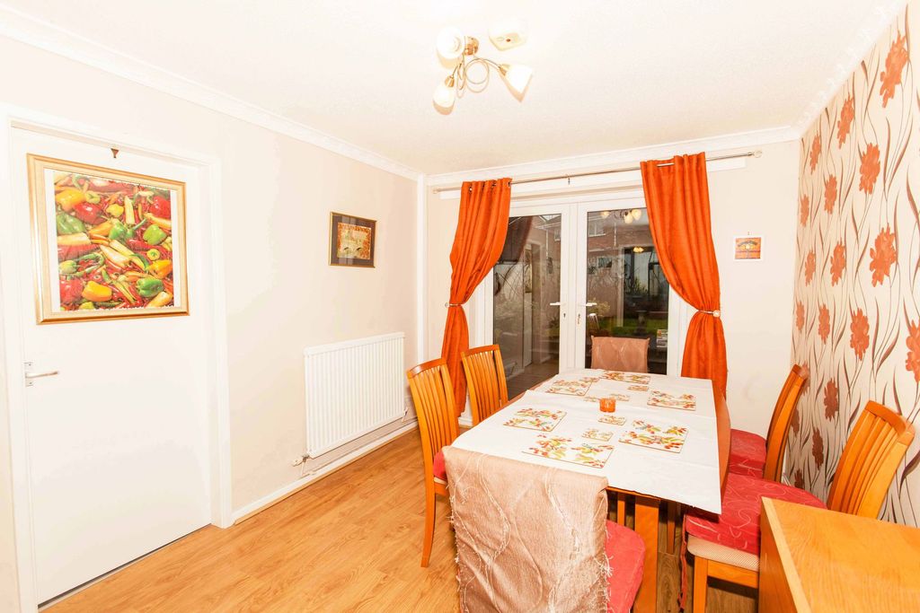 Property photo 3 of 24