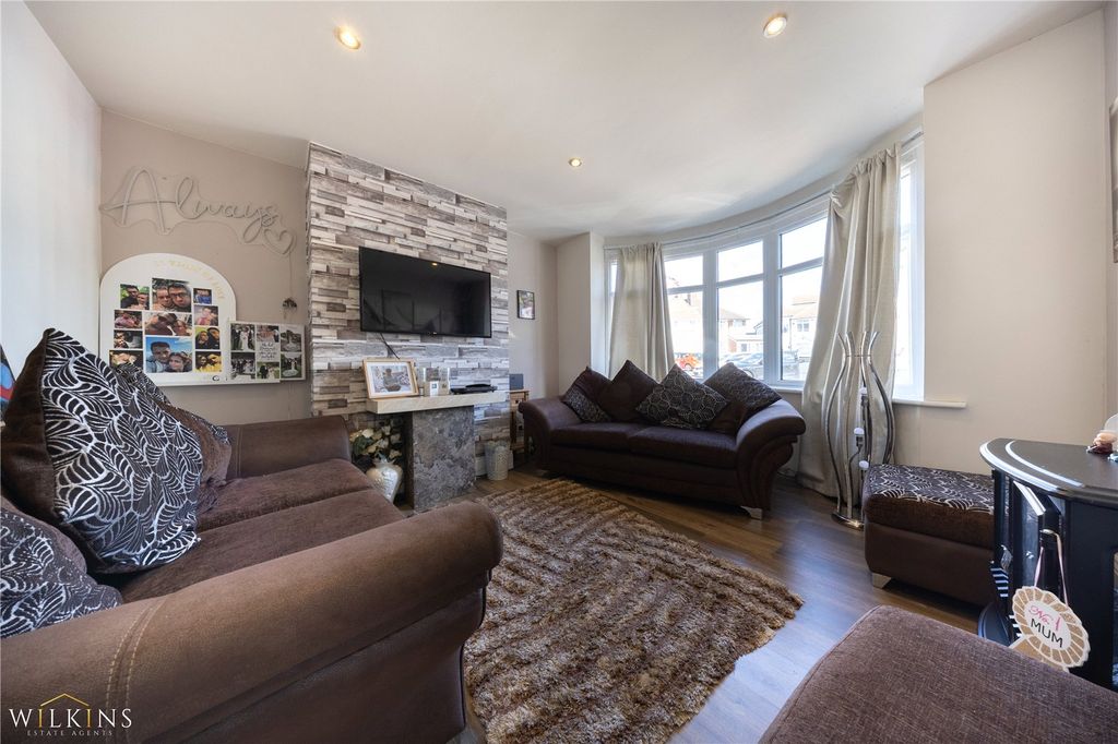 Property photo 2 of 30 Picture No. 01