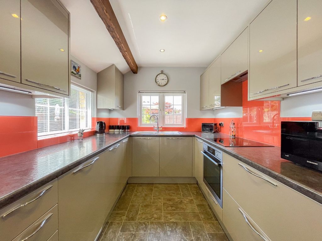 Property photo 3 of 25 4033046