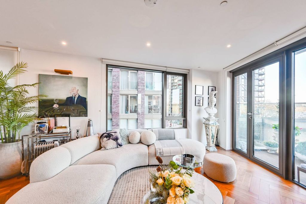 Property photo 3 of 16