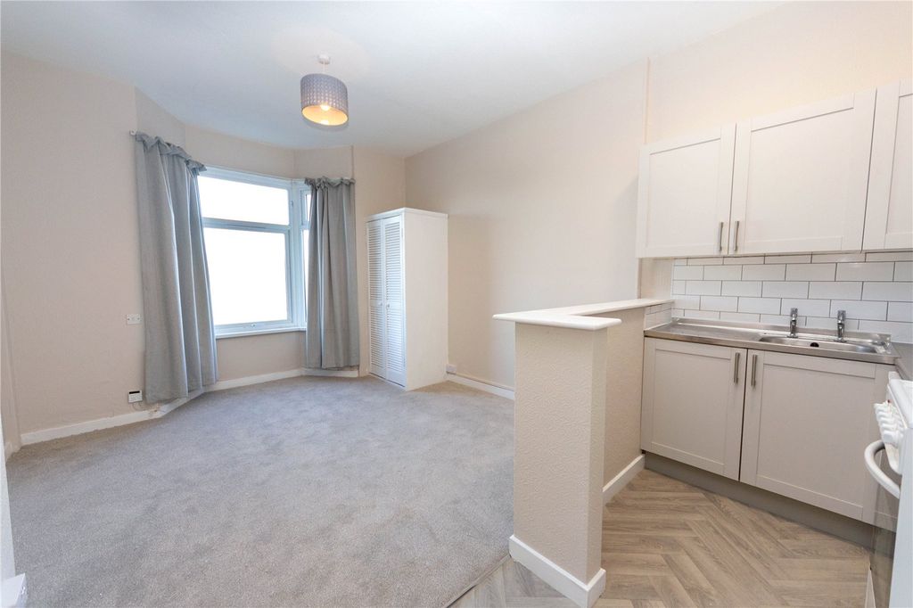 Property photo 3 of 15 Picture No. 16