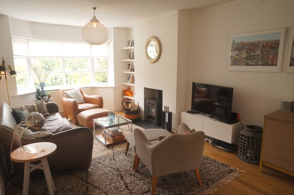 Property photo 2 of 14