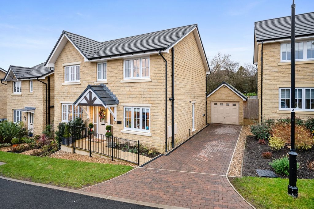 Property photo 2 of 53 4763332