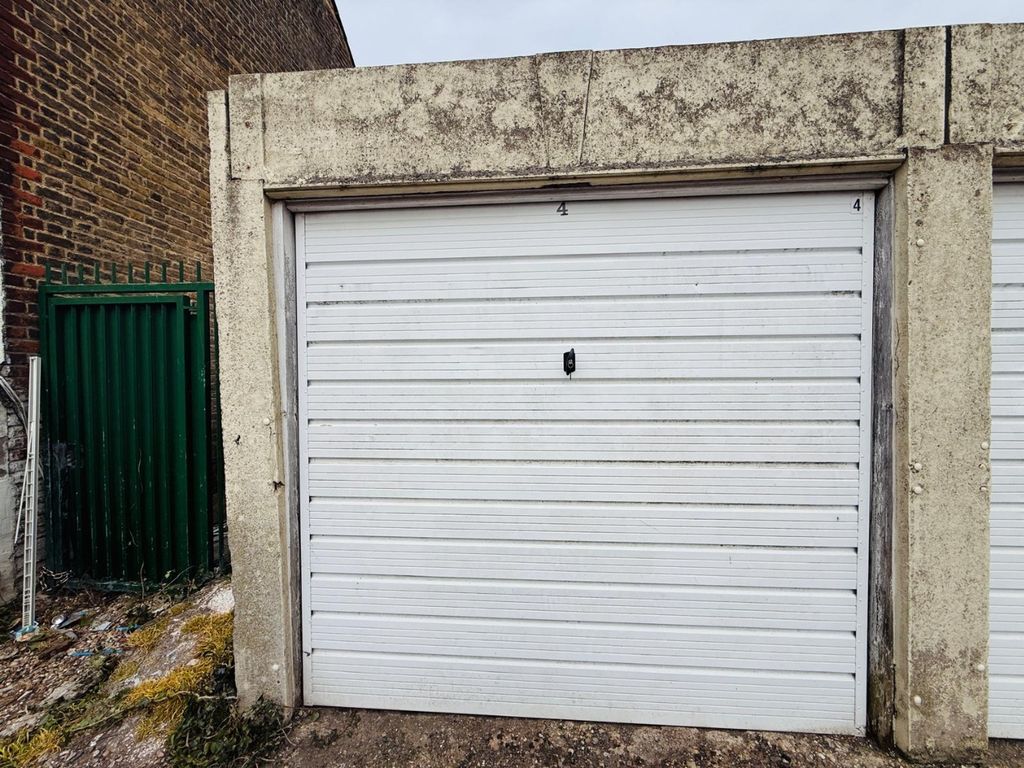 Property photo 2 of 4 5082891