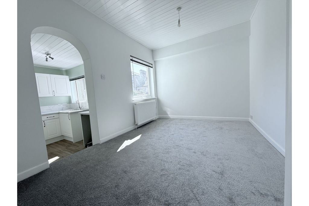 Property photo 2 of 7 Living Room