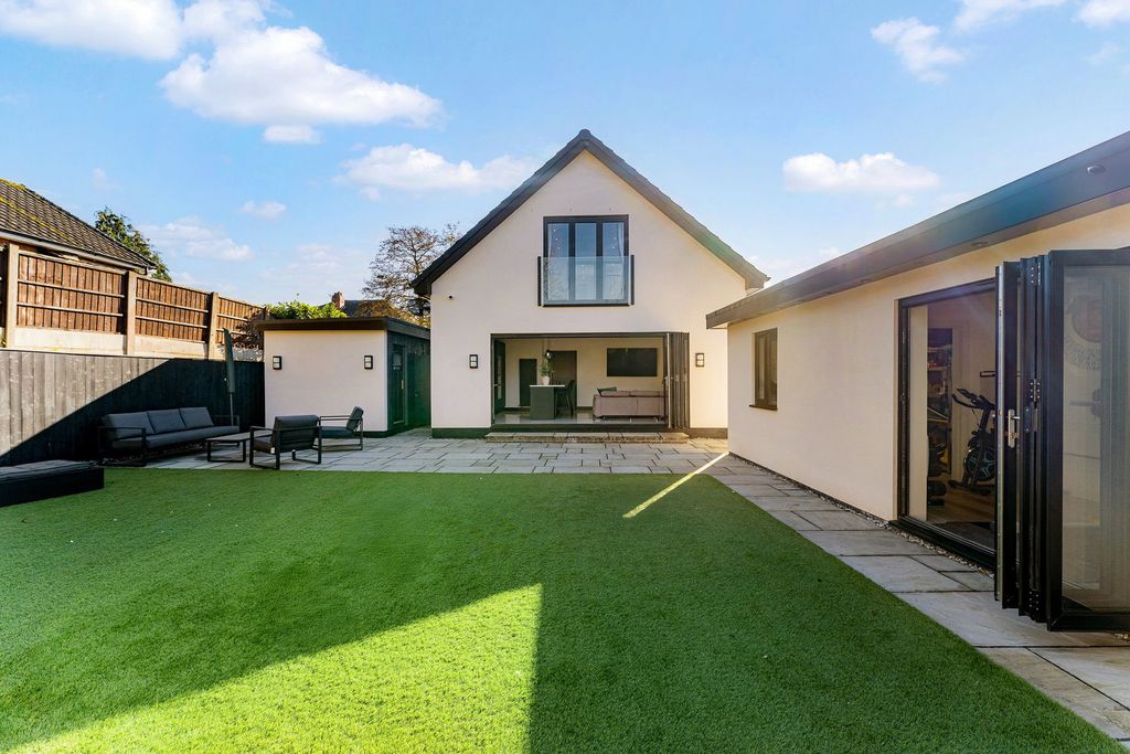 Property photo 2 of 35