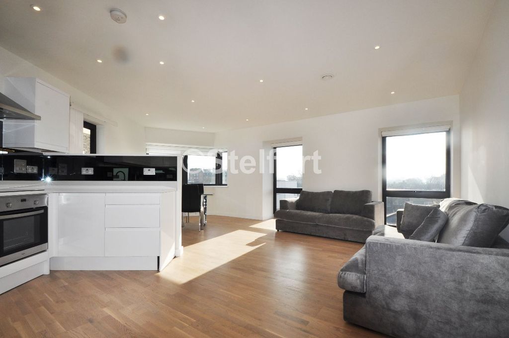 Property photo 2 of 11