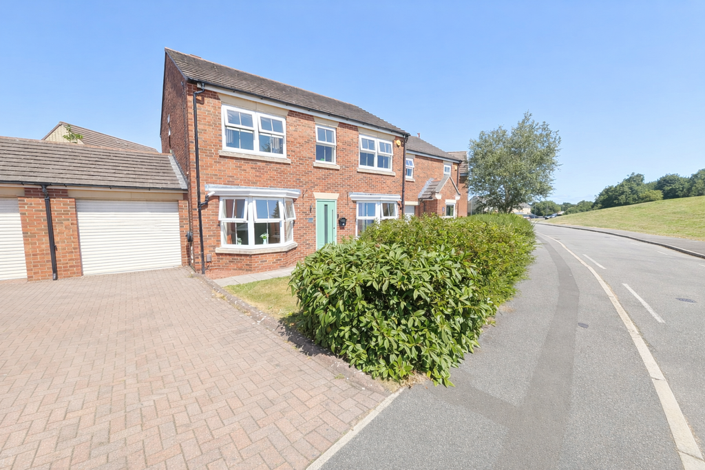 Property photo 1 of 32