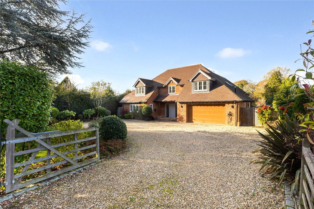 Property photo 2 of 27 Driveway