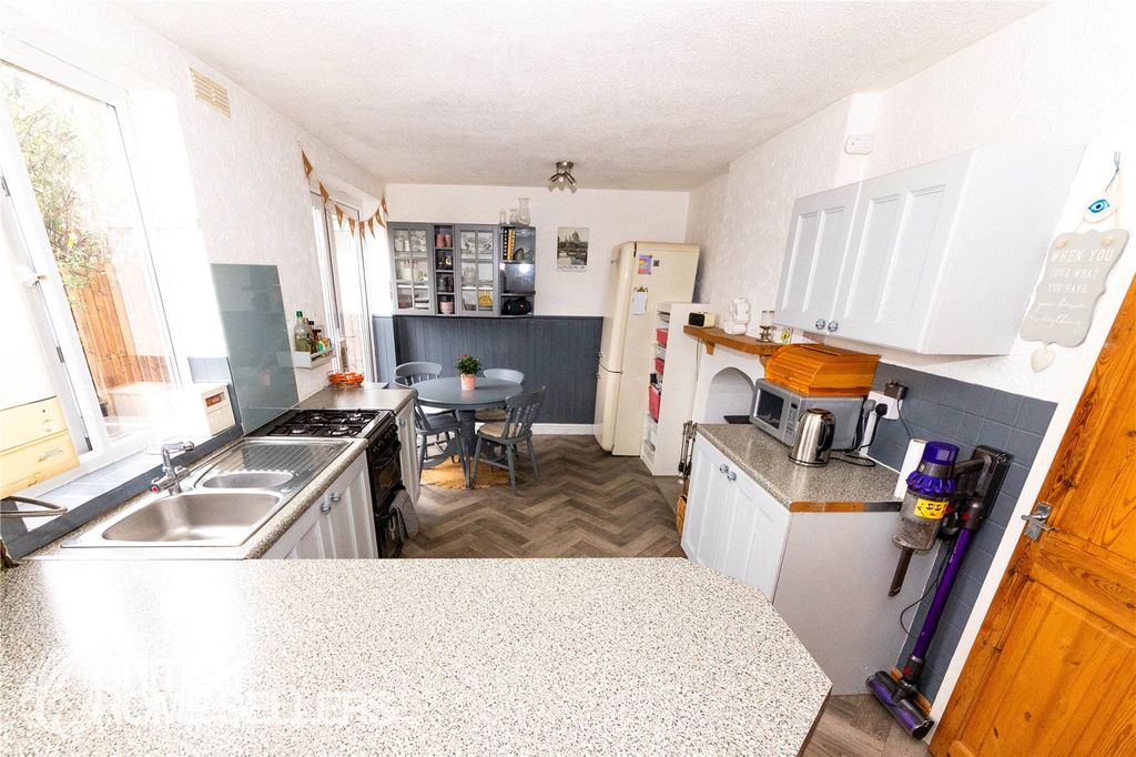 Property photo 3 of 21 Picture No. 48