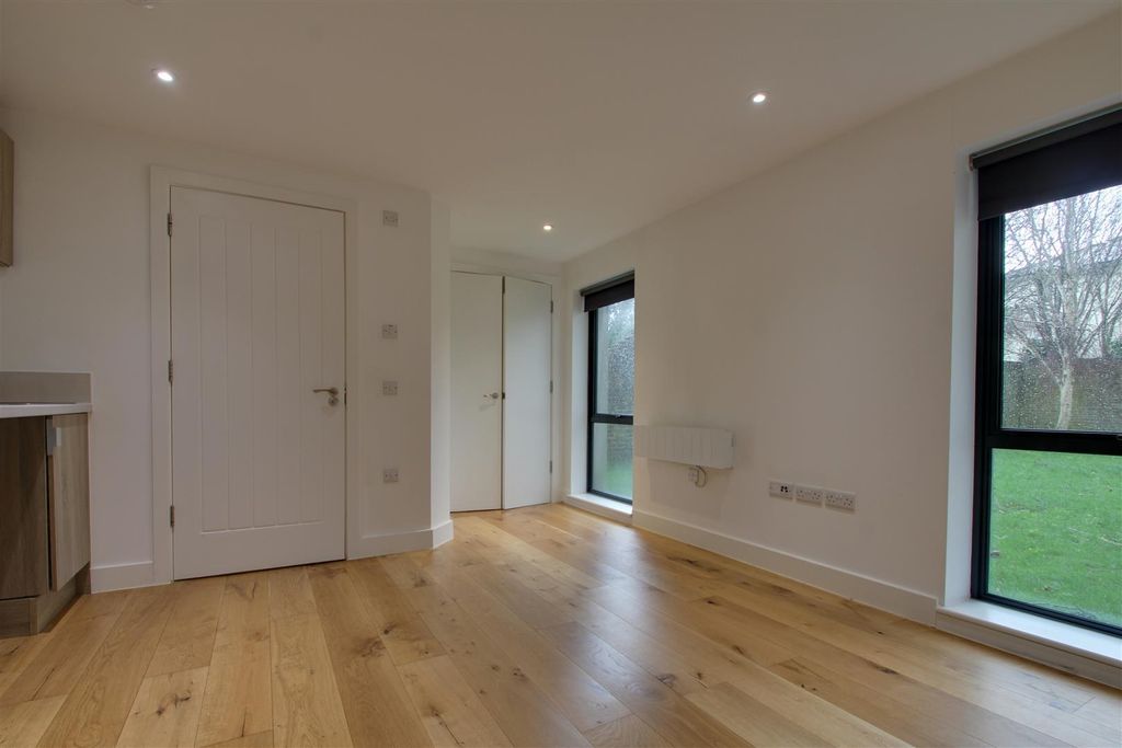 Property photo 2 of 5 Internal