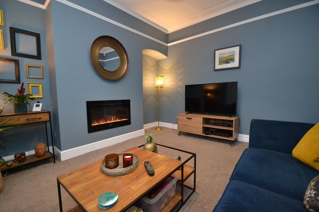 Property photo 3 of 27 Photograph 3