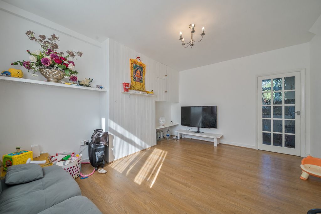Property photo 2 of 15 1499198-20-6A6B25...