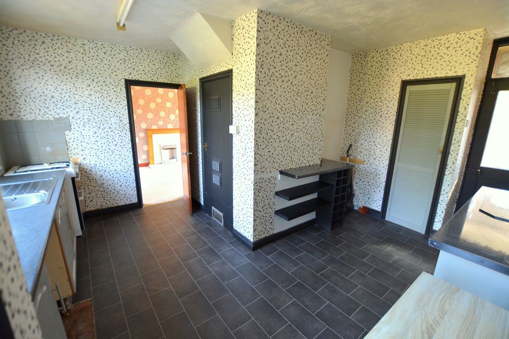 Property photo 3 of 13 Photo 6