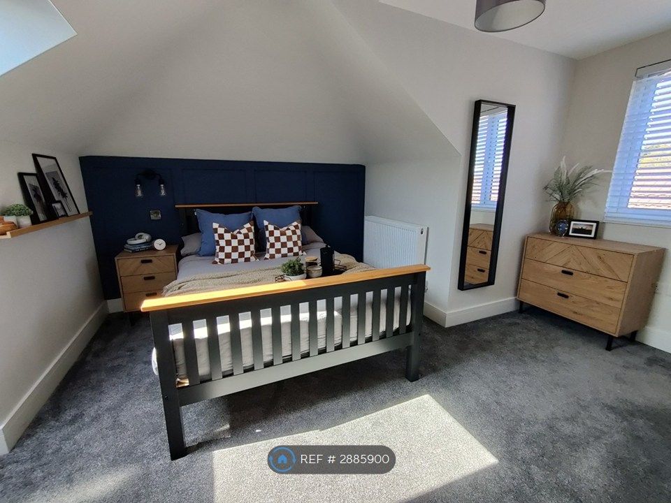 Property photo 1 of 16 Room 6 - Ensuite Double - £745Pcm