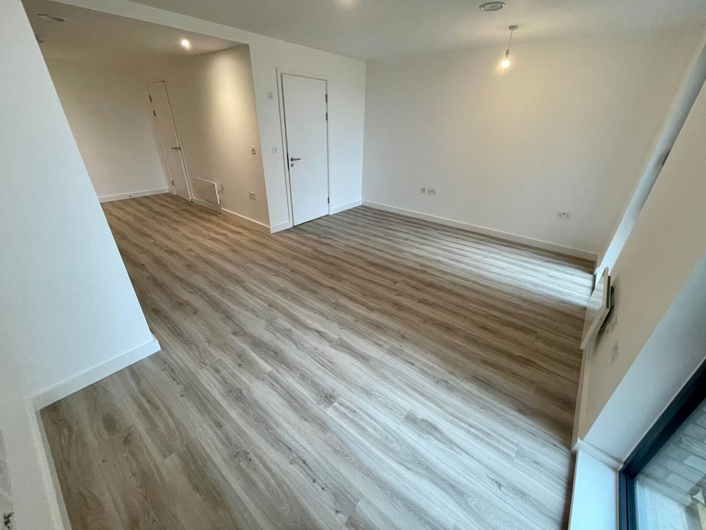 Property photo 2 of 8 Image