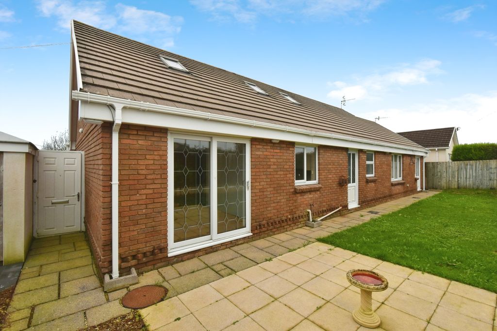 Property photo 3 of 15