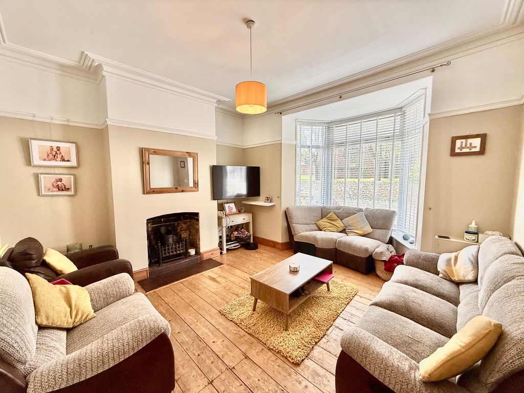 Property photo 2 of 22