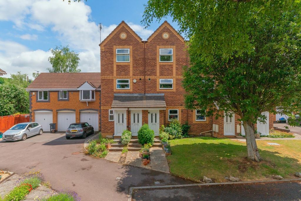 Property photo 2 of 33 Esolcllewyloh90 - External B.Jpg