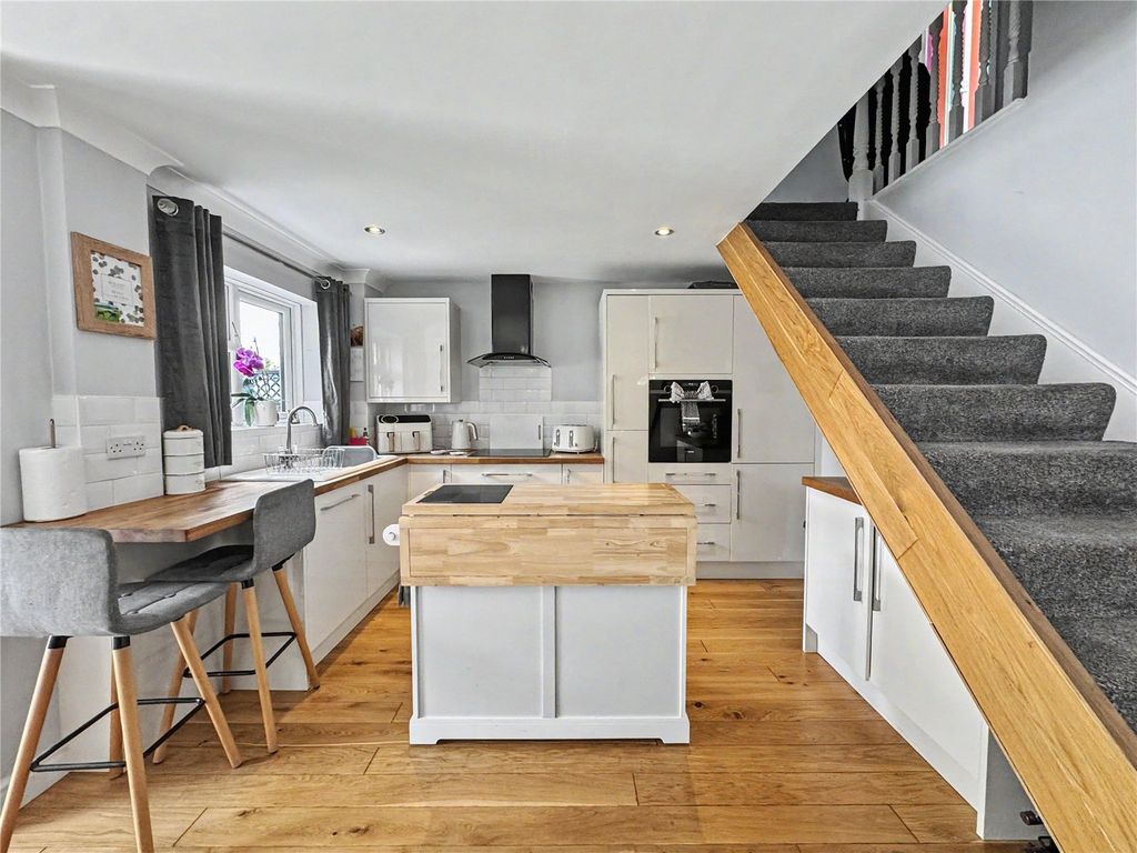 Property photo 3 of 31 Picture No. 17