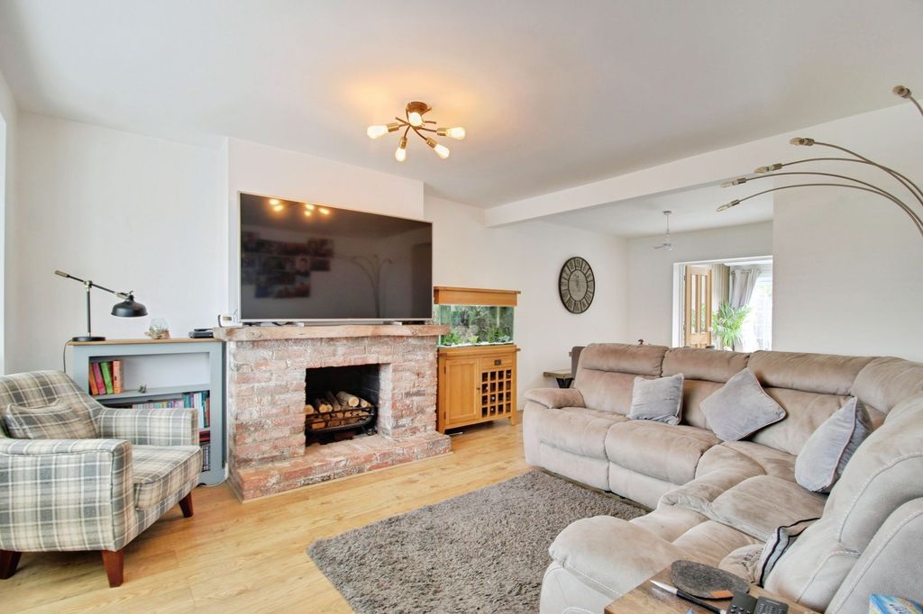 Property photo 2 of 14