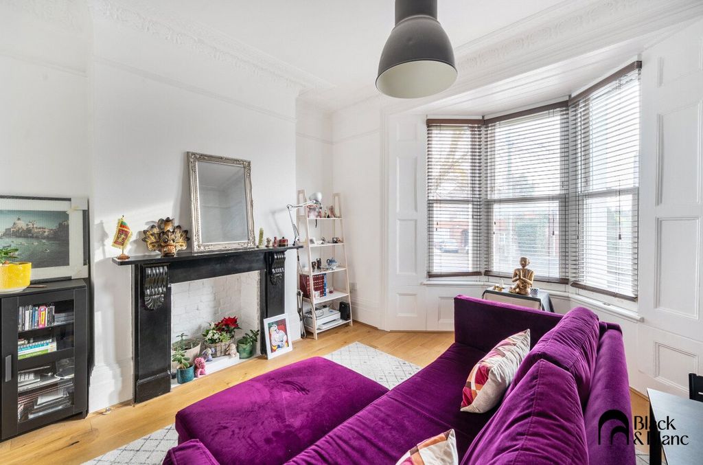 Property photo 3 of 12 Living Room