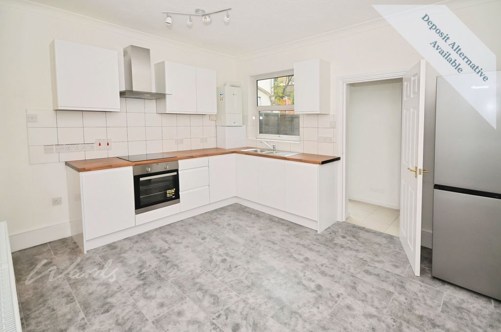 Property photo 2 of 9 Dale Street Kitchen