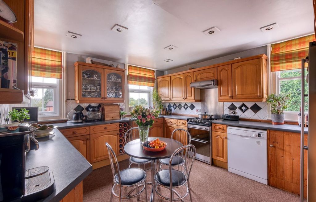 Property photo 3 of 21