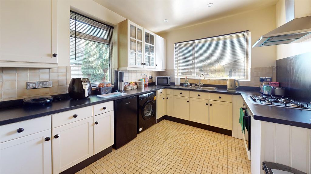 Property photo 3 of 18 Highfield-Mews-Kitchen.Jpg