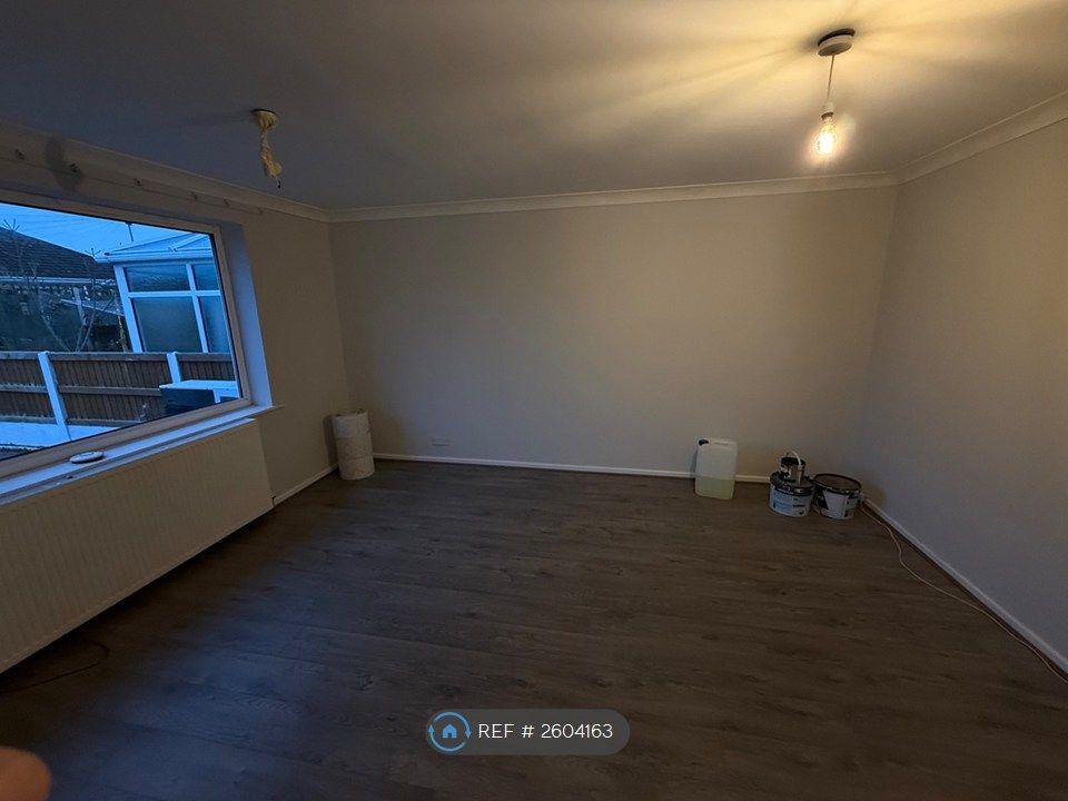 Property photo 3 of 11 Living Room