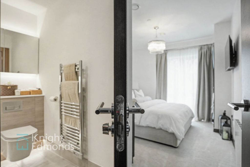 Property photo 3 of 14 Bed Room 1