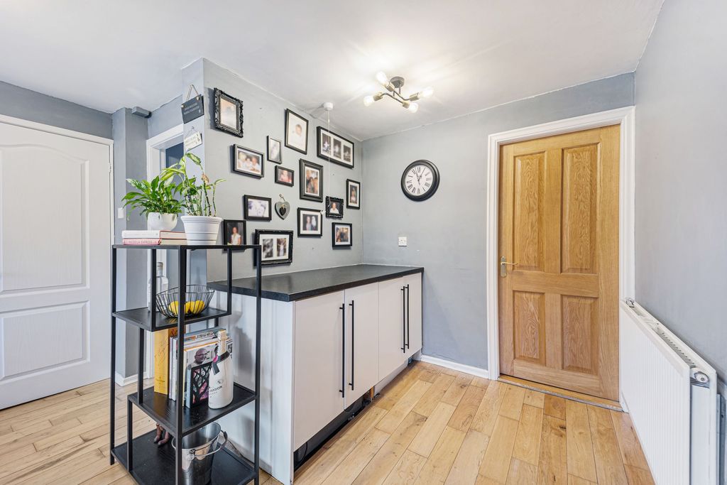 Property photo 3 of 26