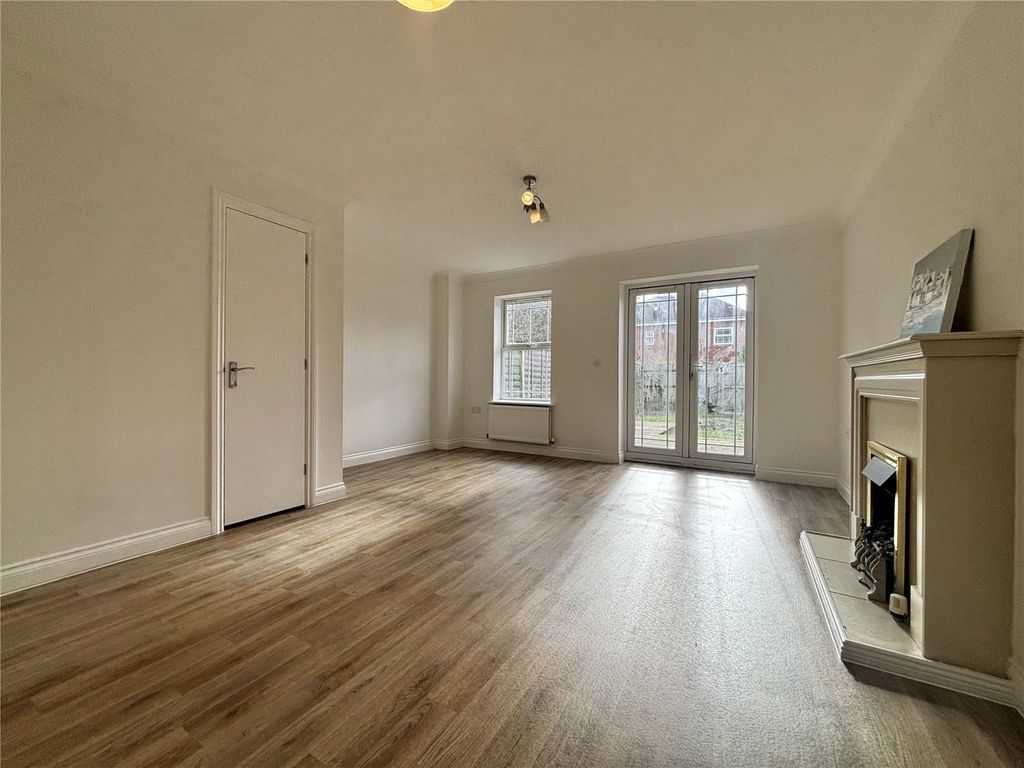 Property photo 3 of 9 Picture No. 18