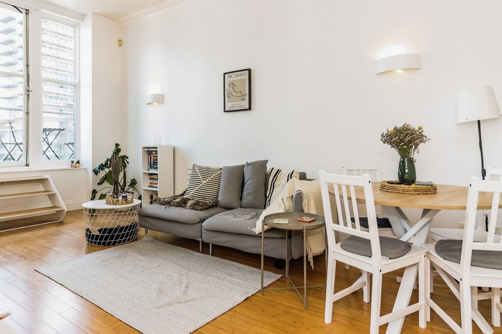 Property photo 3 of 9 Picture No. 09