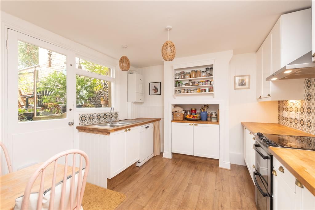 Property photo 2 of 12 Kitchen