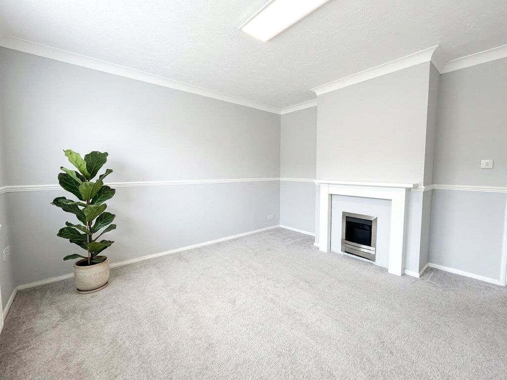 Property photo 2 of 17 Picture No. 13