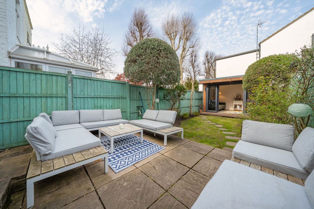 Property photo 3 of 12