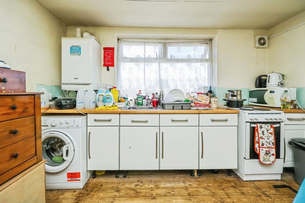 Property photo 2 of 17 Photo