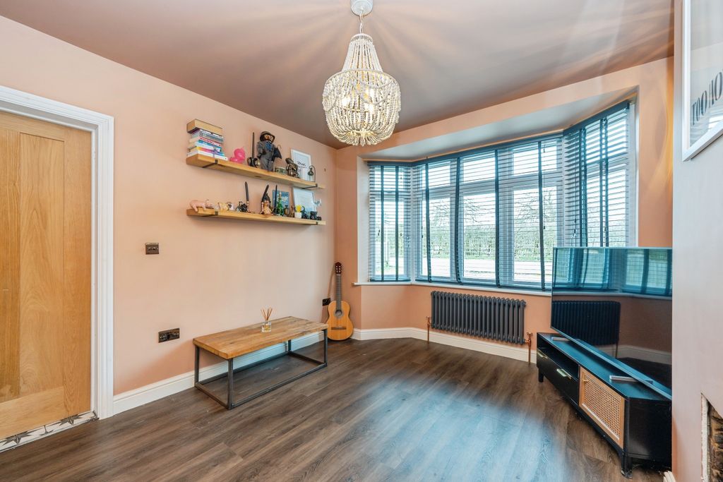 Property photo 3 of 20 63Highfieldlane-9