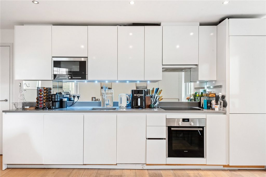 Property photo 2 of 13 Kitchen