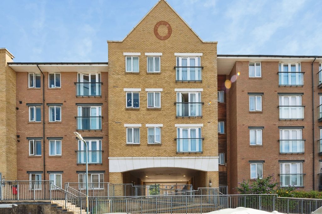 Property photo 1 of 8