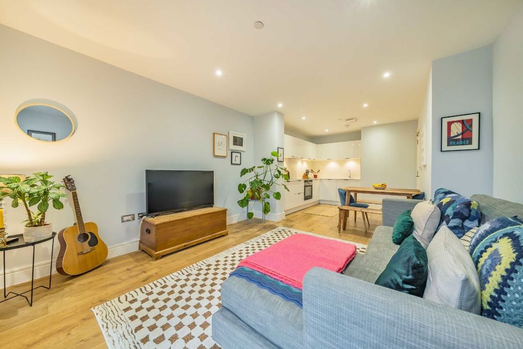 Property photo 2 of 5