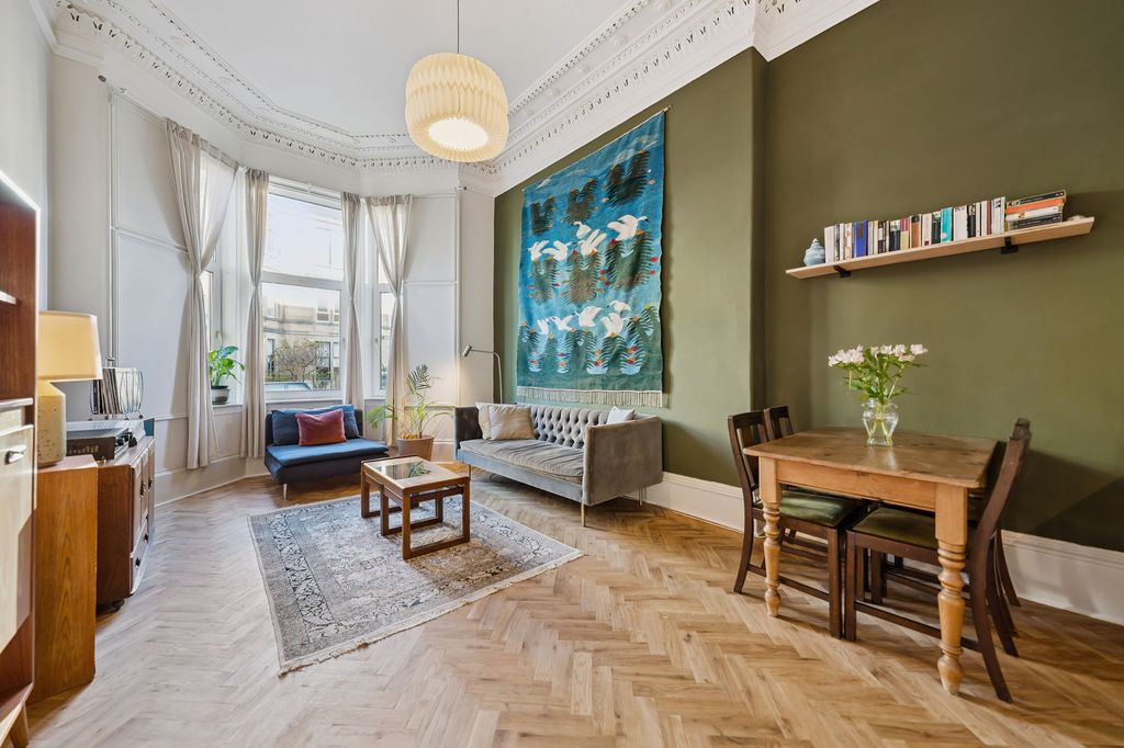 Property photo 2 of 34