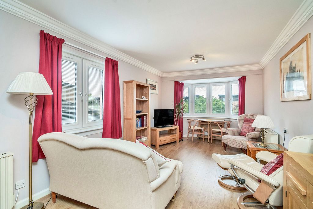 Property photo 3 of 39