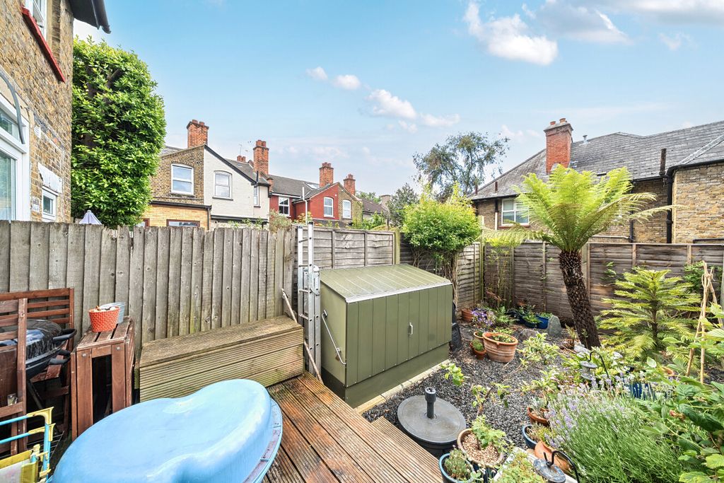 Property photo 3 of 14 1471513-15-6A2167...