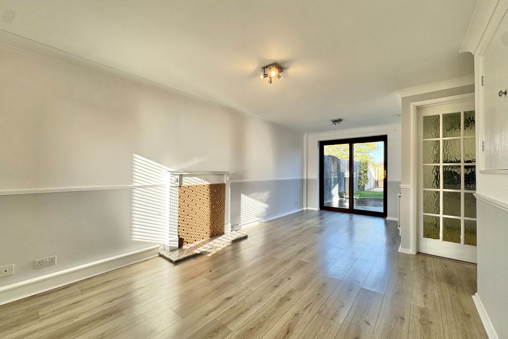 Property photo 2 of 14 Living/Dining Room